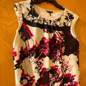 Daisy Fuentes floral shell, size large